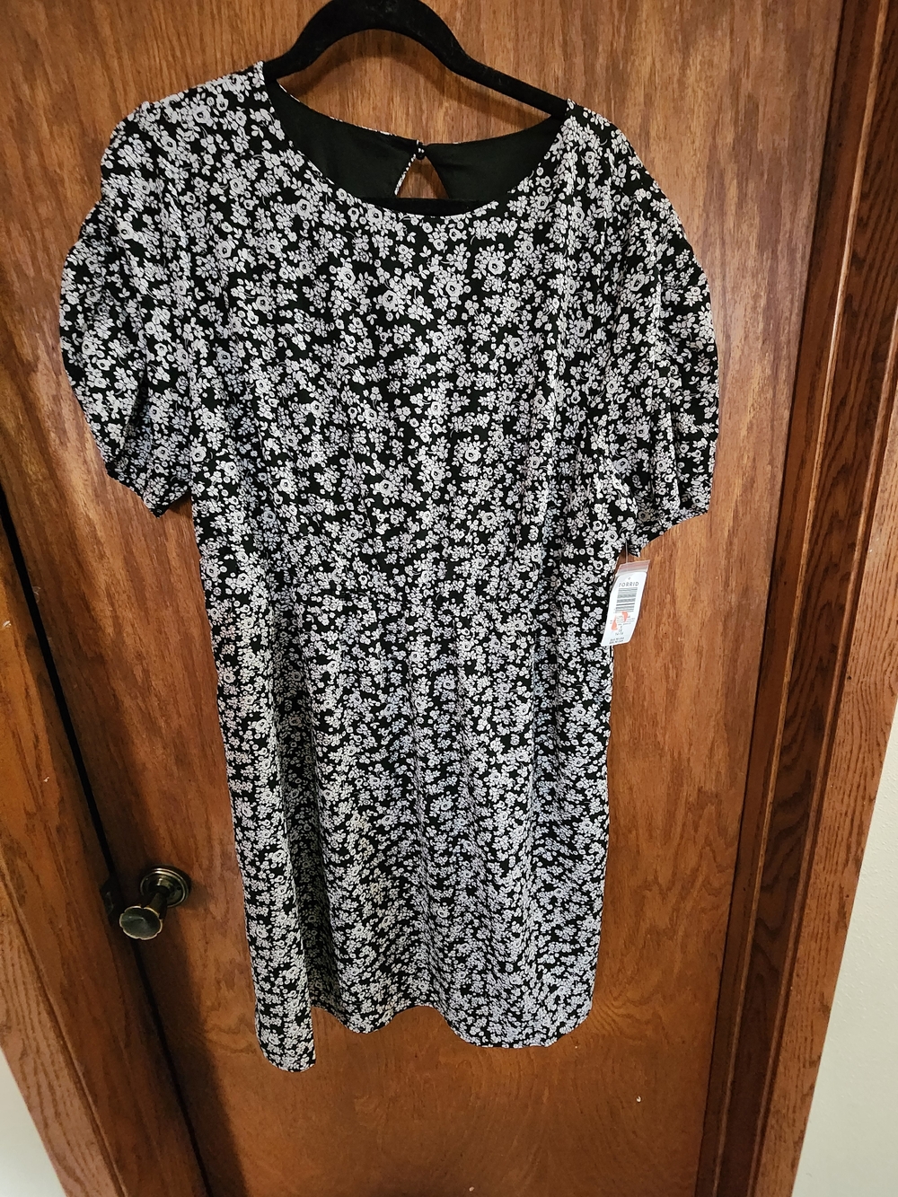 torrid Black and White Floral Short Sleeve Dress